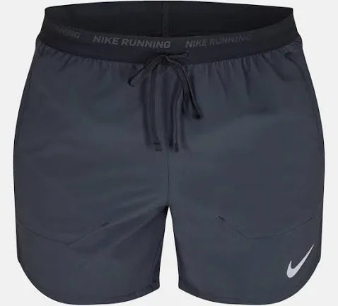 BLACK STRIDE SHORTS