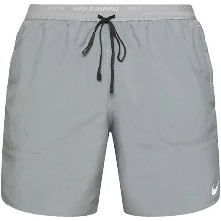 NIKE STRIDE SHORTS GREY